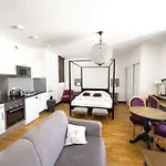 De L'arsenal Royal Apartmán *