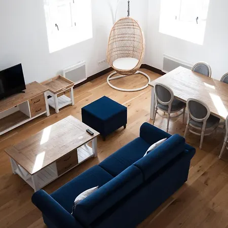 De L'arsenal Royal - Meubles De Tourisme Apartman *