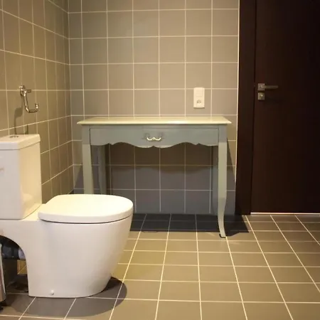 Apartman De L'arsenal Royal - Meubles De Tourisme