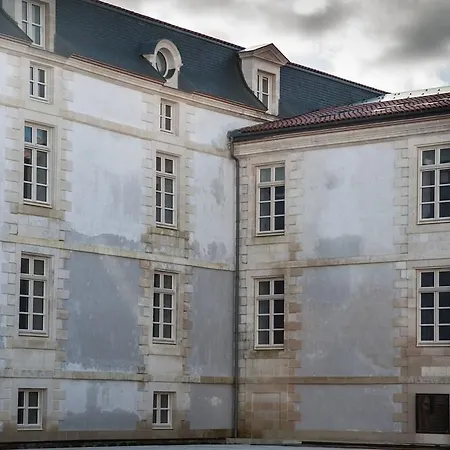 Apartman De L'arsenal Royal - Meubles De Tourisme