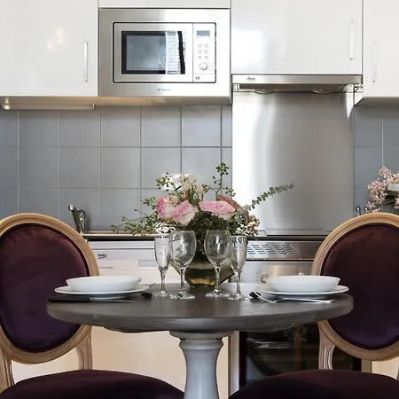 De L'arsenal Royal - Meubles De Tourisme