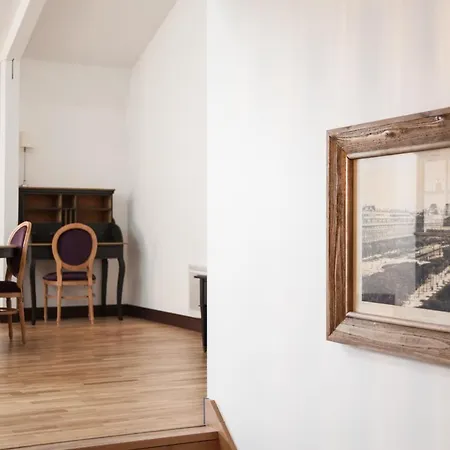 De L'arsenal Royal - Meubles De Tourisme Apartman *