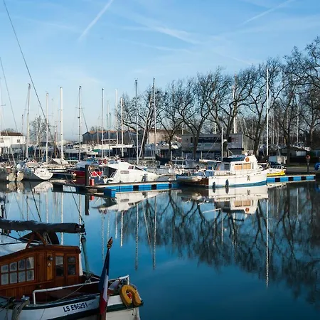De L'arsenal Royal - Meubles De Tourisme