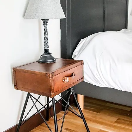 De L'arsenal Royal - Meubles De Tourisme *