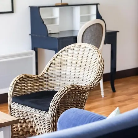 De L'arsenal Royal - Meubles De Tourisme Apartman