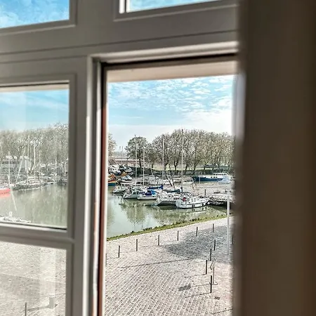 Apartman De L'arsenal Royal - Meubles De Tourisme