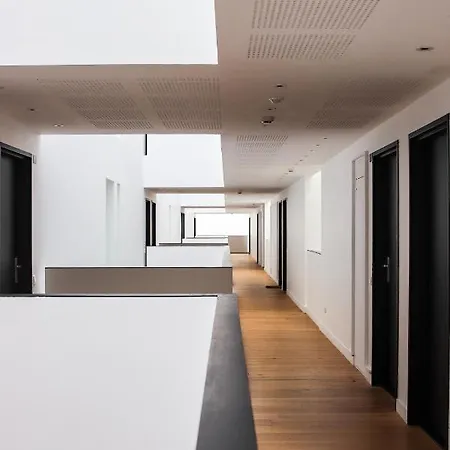 De L'arsenal Royal - Meubles De Tourisme Apartman