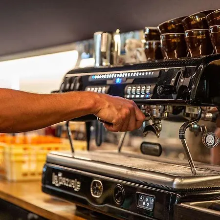 De L'arsenal Royal - Meubles De Tourisme *