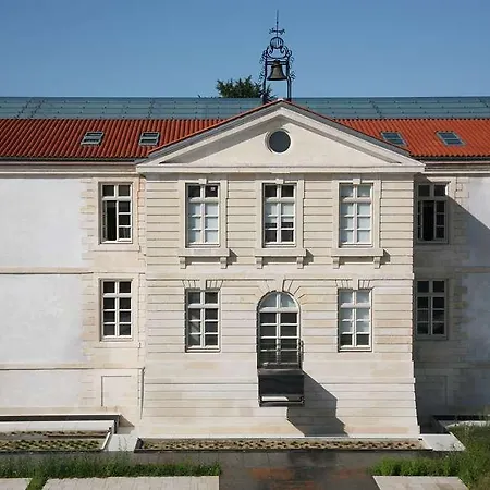 De L'arsenal Royal - Meubles De Tourisme Apartman *