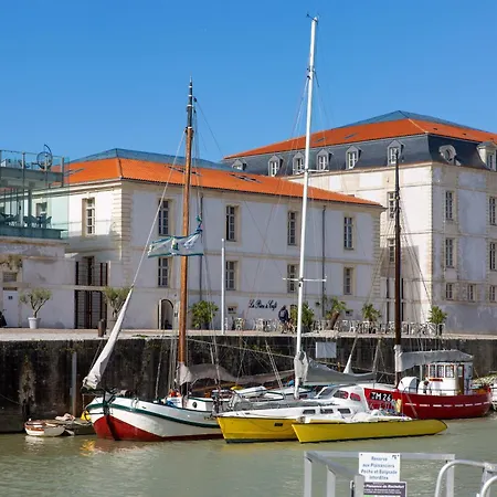 De L'arsenal Royal - Meubles De Tourisme Apartman *