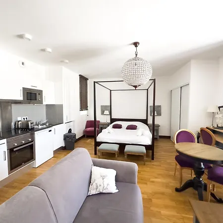 Résidence De L'arsenal Royal - Meublés De Tourisme Apartamento *