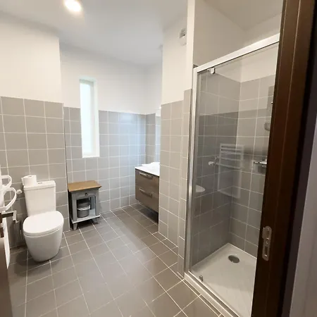Apartman De L'arsenal Royal - Meubles De Tourisme *