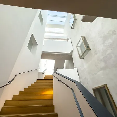 De L'arsenal Royal - Meubles De Tourisme