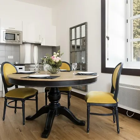 Apartman De L'arsenal Royal - Meubles De Tourisme *