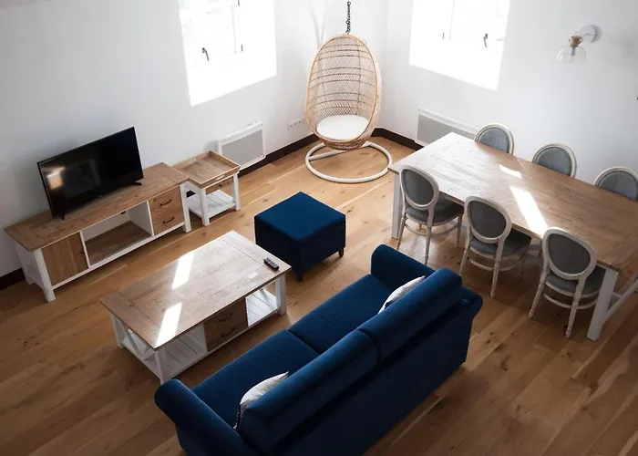 De L'arsenal Royal - Meubles De Tourisme Apartamento *