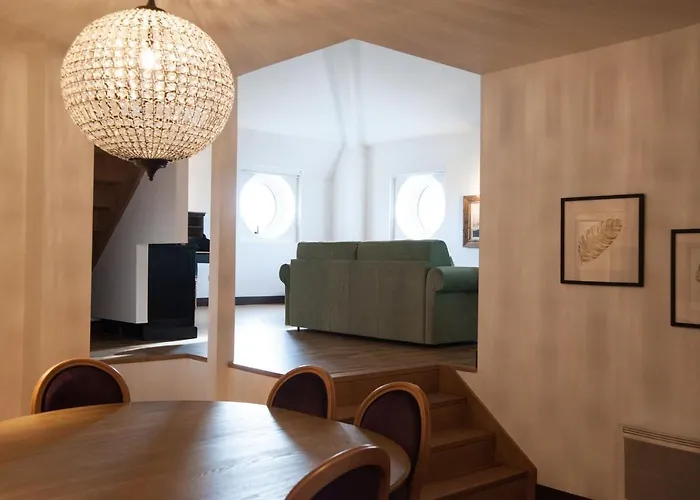 De L'arsenal Royal - Meubles De Tourisme Apartamento