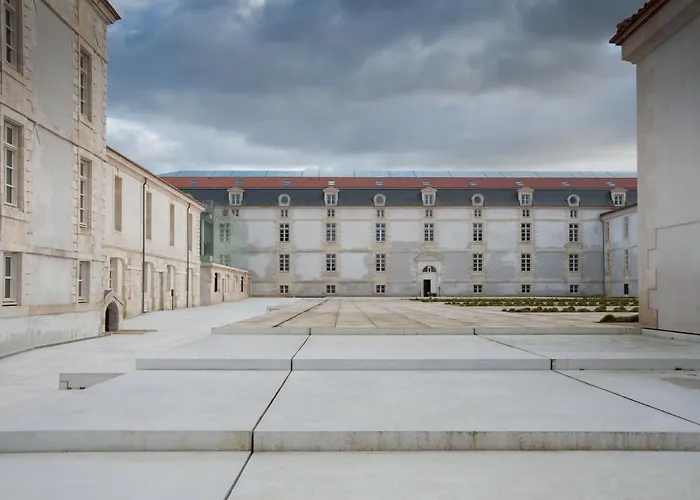 De L'arsenal Royal - Meubles De Tourisme Apartamento *