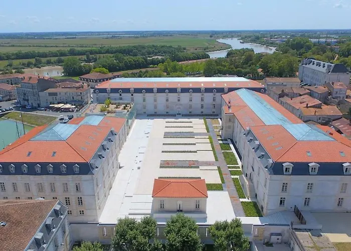 De L'arsenal Royal - Meubles De Tourisme Rochefort (Charente-Maritime)
