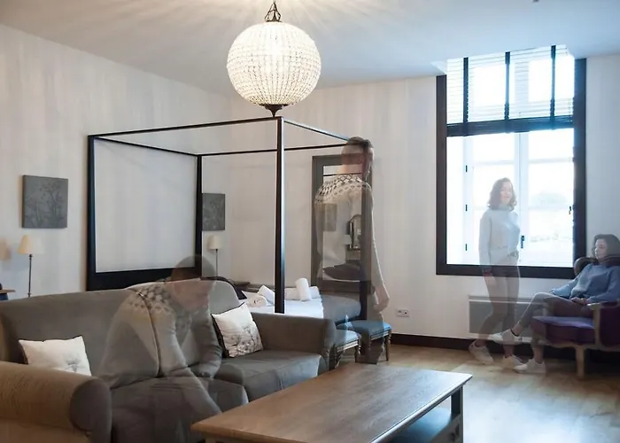 De L'arsenal Royal - Meubles De Tourisme * Rochefort (Charente-Maritime)