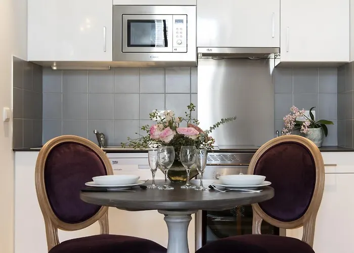 De L'arsenal Royal - Meubles De Tourisme