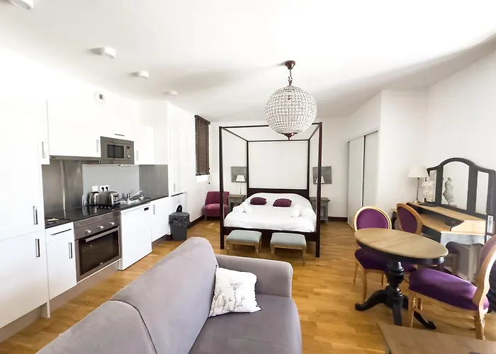 De L'arsenal Royal - Meubles De Tourisme Apartment *