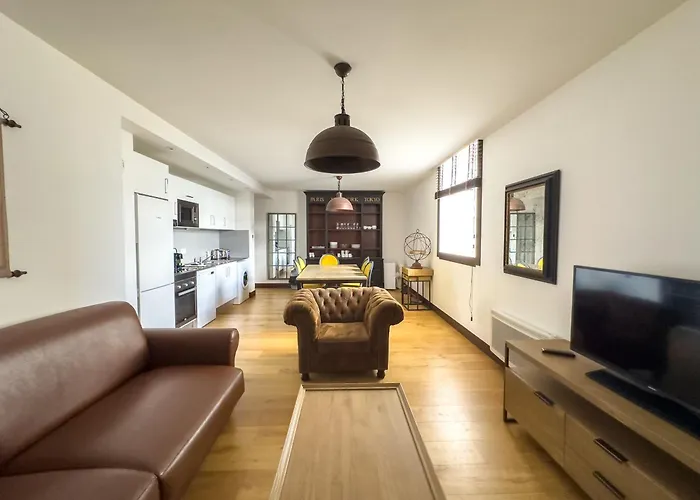 De L'arsenal Royal - Meubles De Tourisme Apartamento *