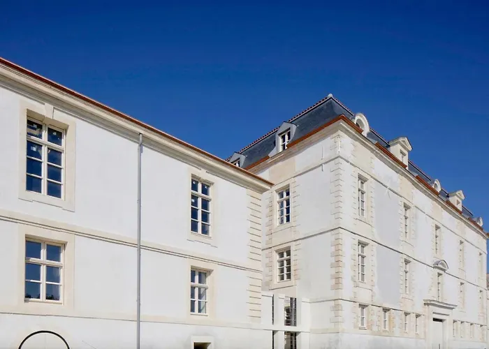 Apartamento De L'arsenal Royal - Meubles De Tourisme