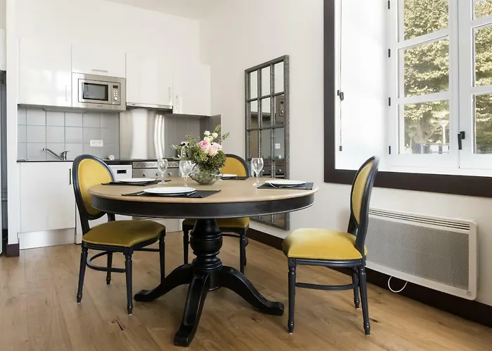 Apartamento De L'arsenal Royal - Meubles De Tourisme *